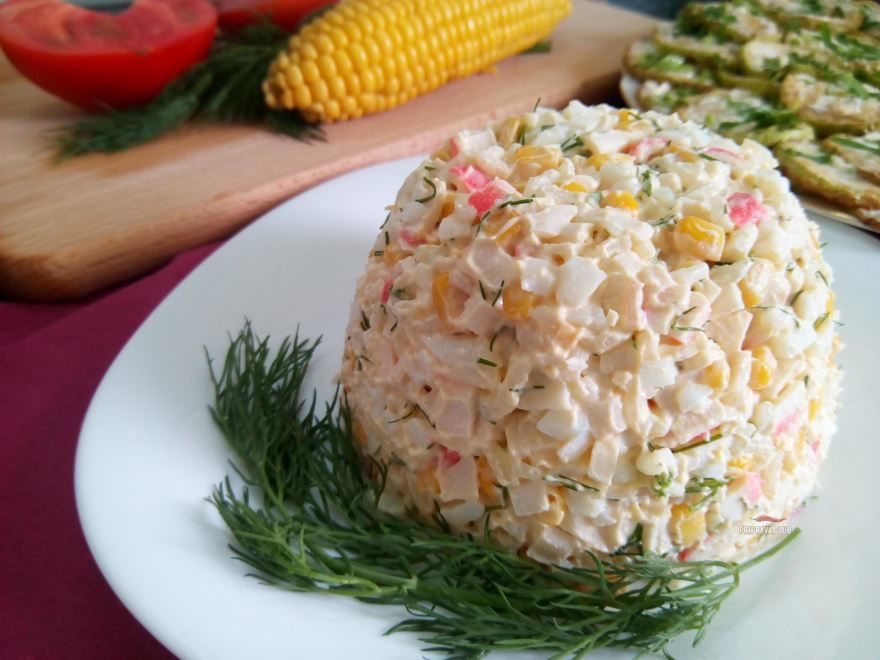 Крабовый салат рецепт классический с кукурузой и крабовыми палочками